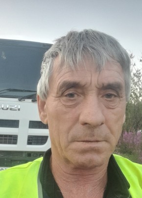 Александр, 60, Россия, Магадан