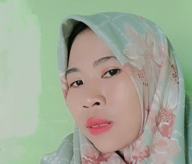 Mengetik Saya Fi, 34, Semarang