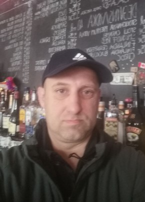 Dmitrij Belous из Rīga 47 лет