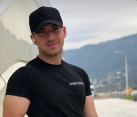 Errikos, 19, Argostoli