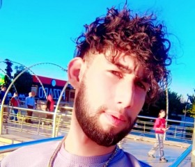 Armani Kunari, 23, Asadabad