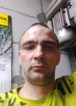 Василий из Колывани 33 года