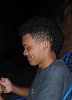 Lucas из Coelho Neto 18 лет