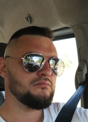 Vadim Zubca, 33, Romania, București