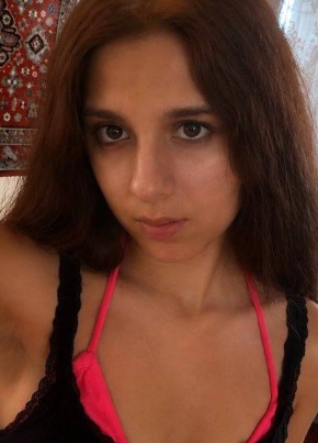 аня из Bakı 18 лет