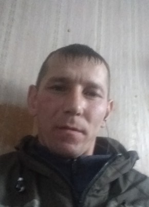 Владимир, 22, Россия, Омутинское