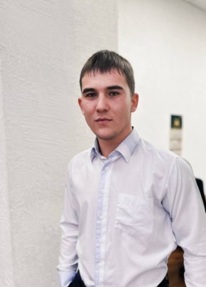 Максим из Ангарска 21 год
