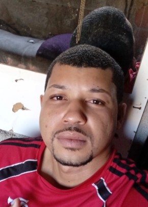 Jn Santos из Três Rios 23 года