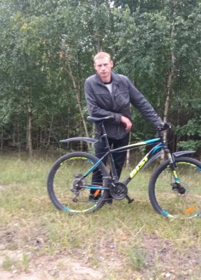 Aleksandr, 36, Belarus, Navahrudak