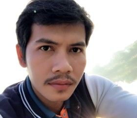 Wut, 39, Phra Pradaeng