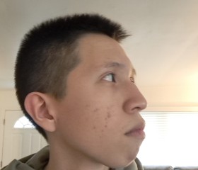 Gio, 18, Round Lake Beach