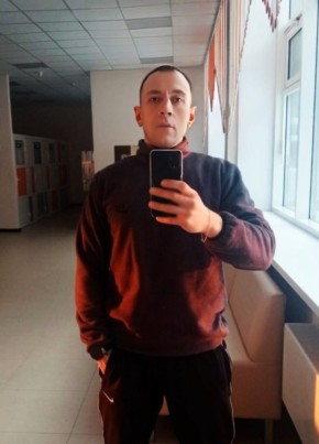 Роман из Серова 34 года