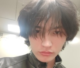 Adamm, 19, New York City