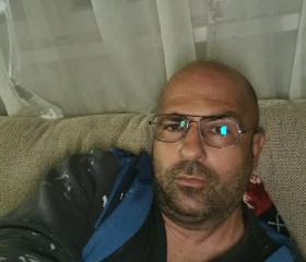 Falcone, 39, Sofia