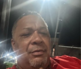 Néstor, 52, San Juan