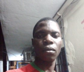 Warisse, 30, Cotonou