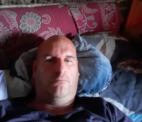 Péter, 47, Budapest