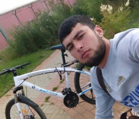 Mekhriddin, 18, Saint Petersburg