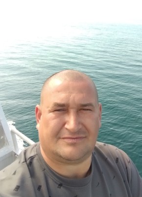 Дмитрий из Темрюка 40 лет