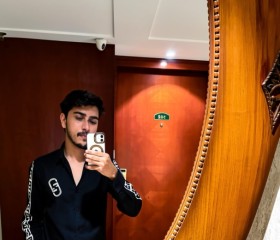 Reyan, 24, Mumbai