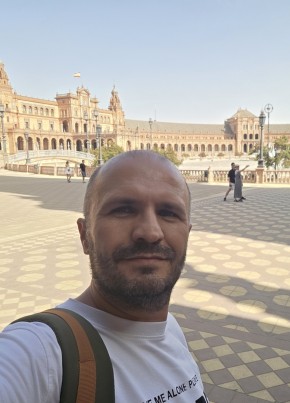 Dan из Craiova 44 года