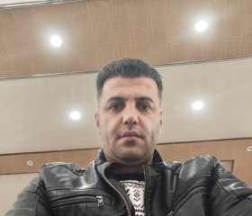 Mahi Taban, 35, Berlin