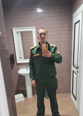 Данил из Новосибирска 19 лет