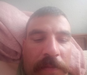 Savaş, 36, Istanbul