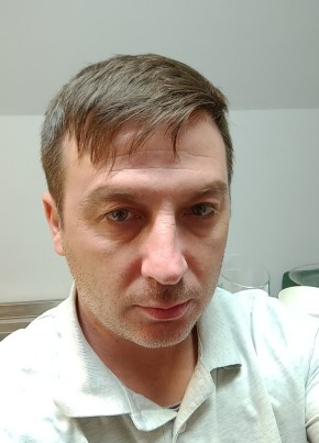 Ionut, 43, Romania, București