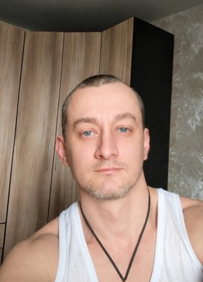 Сергей из Саратова 41 год
