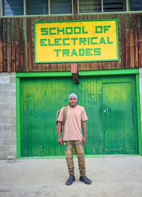 Demas Moses из Port Moresby 28 лет