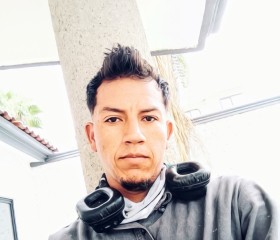 Juan Alejandro, 26, Leon