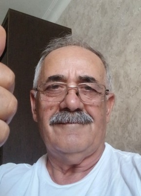 Алим из Каспийска 67 лет