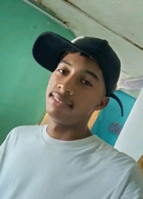 Eliud из Valencia 19 лет