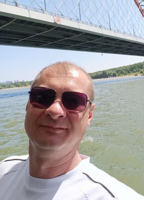 Артём из Краснообска 46 лет