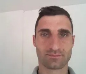lodi, 29, Tirana