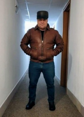 Анатолий из Мамонтово 62 года