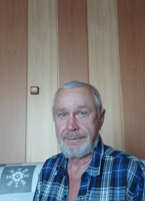 Влад из Омска 66 лет