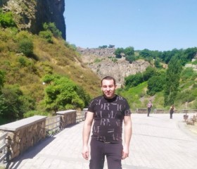 Arm, 43, Yerevan
