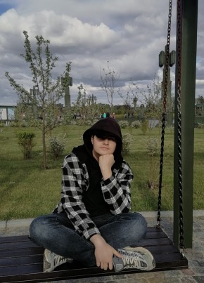 Gustav Valentine из Сафоново 24 года