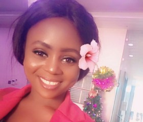 Glitter Emma, 27, Jalingo