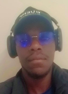 Antonio из Cotonou 23 года