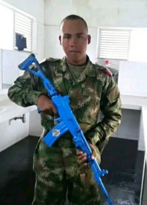 Brayan Camilo Oc, 19, República de Colombia, Santafe de Bogotá
