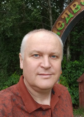 Роман из Новодвинска 48 лет