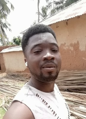 EDOE из Lomé 31 год
