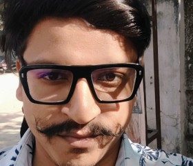 Dinesh Piprotar, 23, Ranavav