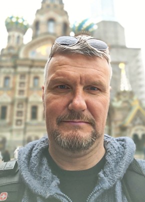 Дмитрий Баженов из Ижевска 52 года