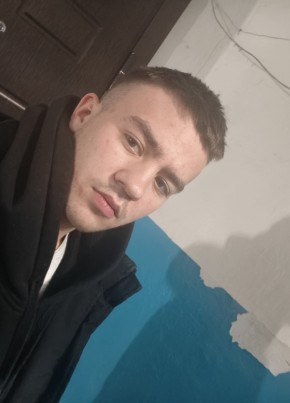 Кирилл из Шахуньи 19 лет