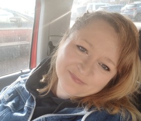 Yuliia, 45, Leer