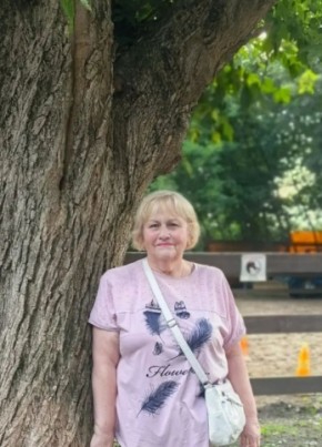 Лариса из Подольска 68 лет